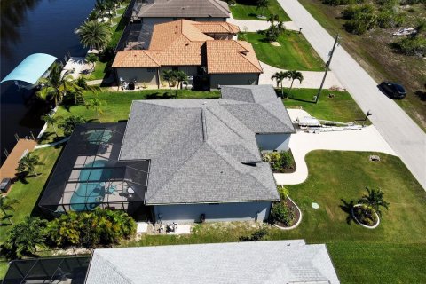 House in Port Charlotte, Florida 3 bedrooms, 160.16 sq.m. № 2419802 - photo 25