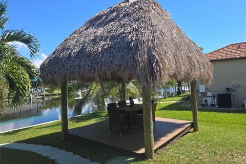 House in Port Charlotte, Florida 3 bedrooms, 160.16 sq.m. № 2419802 - photo 26