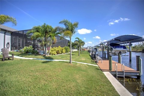 House in Port Charlotte, Florida 3 bedrooms, 160.16 sq.m. № 2419802 - photo 29