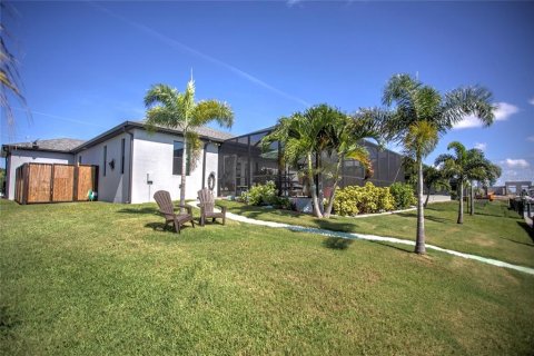House in Port Charlotte, Florida 3 bedrooms, 160.16 sq.m. № 2419802 - photo 18