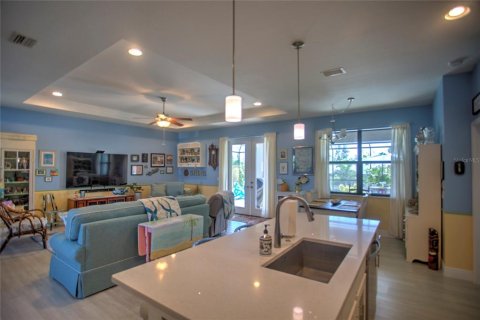 House in Port Charlotte, Florida 3 bedrooms, 160.16 sq.m. № 2419802 - photo 7