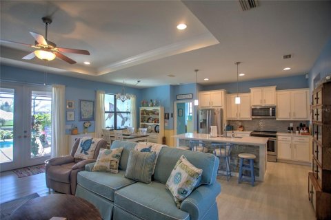 House in Port Charlotte, Florida 3 bedrooms, 160.16 sq.m. № 2419802 - photo 9
