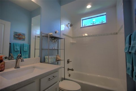 House in Port Charlotte, Florida 3 bedrooms, 160.16 sq.m. № 2419802 - photo 10