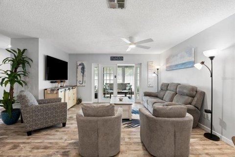 Condo in Dunedin, Florida, 2 bedrooms  № 2418848 - photo 20