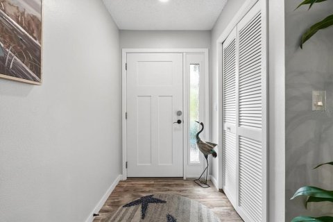 Condo in Dunedin, Florida, 2 bedrooms  № 2418848 - photo 17