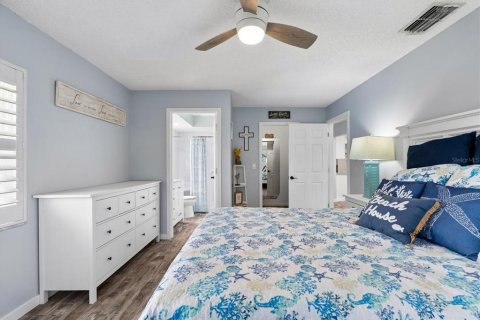 Condo in Dunedin, Florida, 2 bedrooms  № 2418848 - photo 28