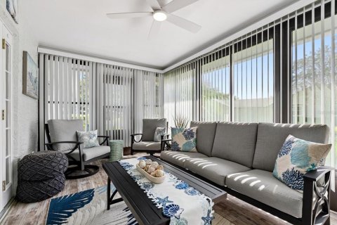 Condo in Dunedin, Florida, 2 bedrooms  № 2418848 - photo 24