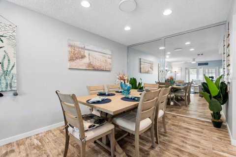 Condo in Dunedin, Florida, 2 bedrooms  № 2418848 - photo 10