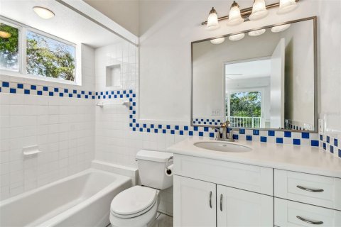 House in Saint Petersburg, Florida 4 bedrooms, 216.93 sq.m. № 1657914 - photo 21