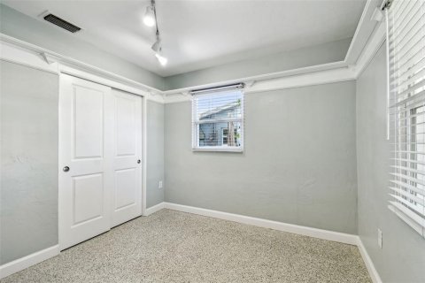 House in Saint Petersburg, Florida 4 bedrooms, 216.93 sq.m. № 1657914 - photo 16