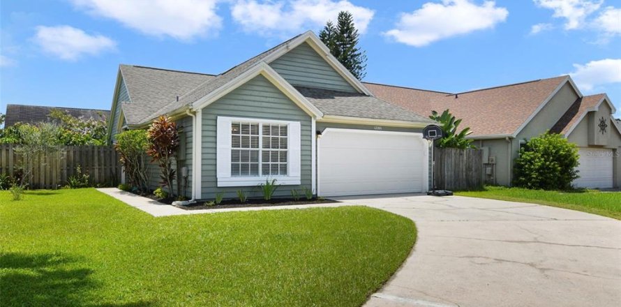 House in Orlando, Florida 2 bedrooms, 110.46 sq.m. № 1854342