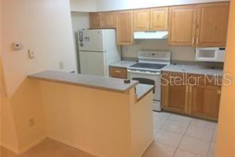 Copropriété à louer à Orlando, Floride: 2 chambres, 81.2 m2 № 2428979 - photo 2