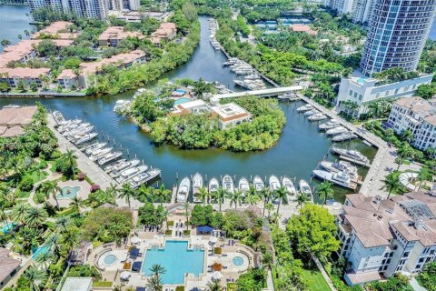 Copropriété à vendre à Aventura, Floride: 2 chambres, 146.79 m2 № 1948985 - photo 1