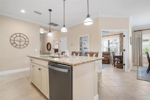 House in Englewood, Florida 3 bedrooms, 171.4 sq.m. № 1909826 - photo 11