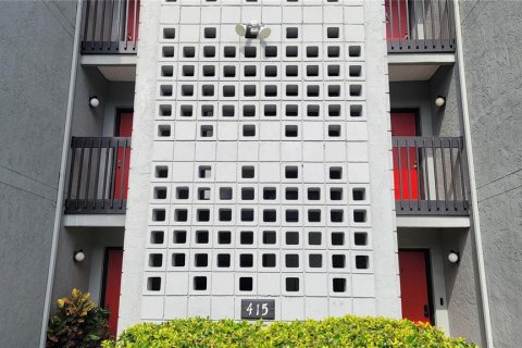 Condominio en alquiler en Gainesville, Florida, 2 dormitorios, 81.2 m2 № 1915433 - foto 2