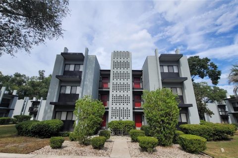 Condominio en alquiler en Gainesville, Florida, 2 dormitorios, 81.2 m2 № 1915433 - foto 1