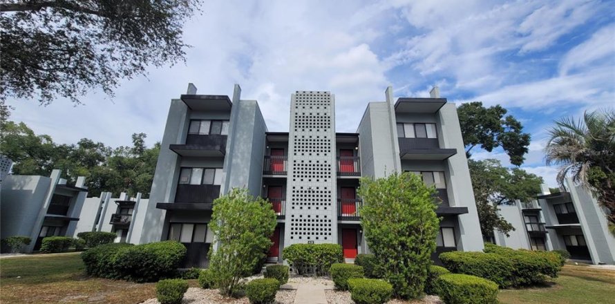 Condominio en Gainesville, Florida, 2 dormitorios № 1915433
