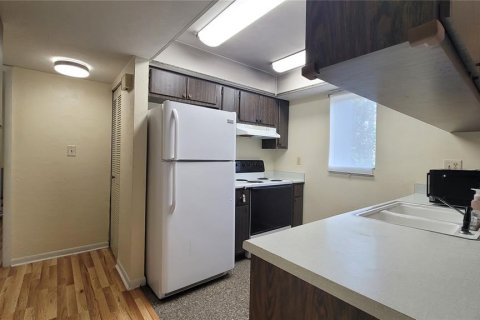 Condominio en alquiler en Gainesville, Florida, 2 dormitorios, 81.2 m2 № 1915433 - foto 5