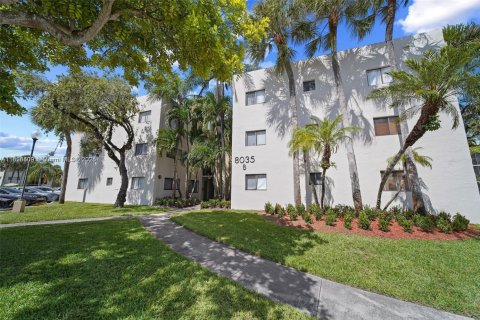 Condominio en alquiler en Miami, Florida, 2 dormitorios, 89.65 m2 № 1804306 - foto 17