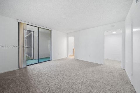 Condominio en alquiler en Miami, Florida, 2 dormitorios, 89.65 m2 № 1804306 - foto 8