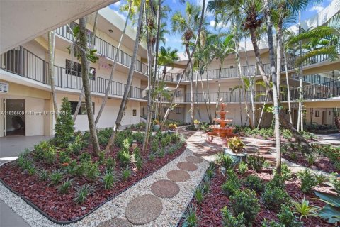 Condominio en alquiler en Miami, Florida, 2 dormitorios, 89.65 m2 № 1804306 - foto 2