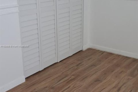 Condominio en alquiler en Miami, Florida, 2 dormitorios, 89.65 m2 № 1804306 - foto 19