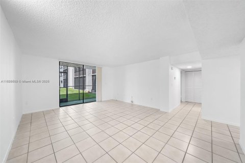 Condominio en alquiler en Miami, Florida, 2 dormitorios, 89.65 m2 № 1804306 - foto 5
