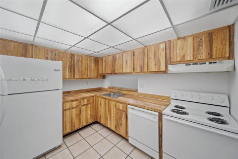 Condominio en alquiler en Miami, Florida, 2 dormitorios, 89.65 m2 № 1804306 - foto 6