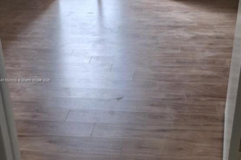 Condominio en alquiler en Miami, Florida, 2 dormitorios, 89.65 m2 № 1804306 - foto 18