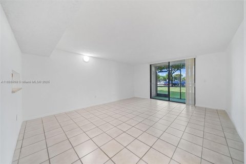 Condominio en alquiler en Miami, Florida, 2 dormitorios, 89.65 m2 № 1804306 - foto 4