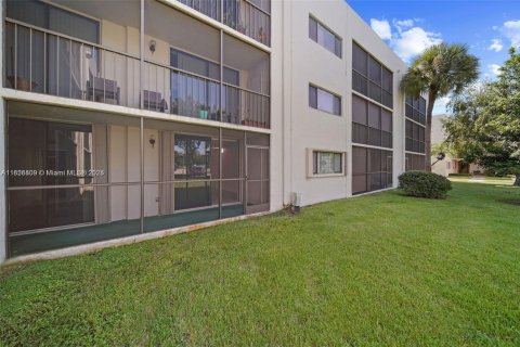 Condominio en alquiler en Miami, Florida, 2 dormitorios, 89.65 m2 № 1804306 - foto 14