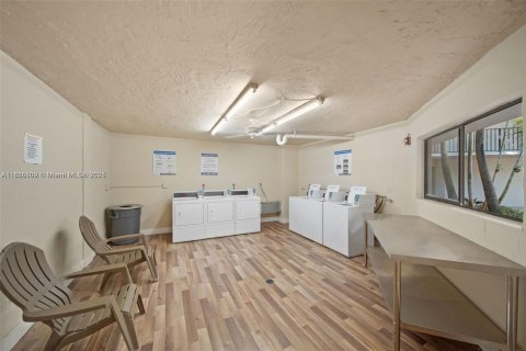 Condominio en alquiler en Miami, Florida, 2 dormitorios, 89.65 m2 № 1804306 - foto 15