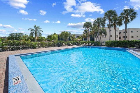 Condominio en alquiler en Miami, Florida, 2 dormitorios, 89.65 m2 № 1804306 - foto 16