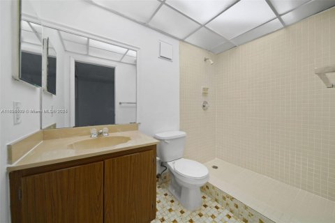 Condominio en alquiler en Miami, Florida, 2 dormitorios, 89.65 m2 № 1804306 - foto 9