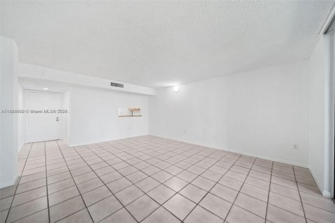 Condominio en alquiler en Miami, Florida, 2 dormitorios, 89.65 m2 № 1804306 - foto 3