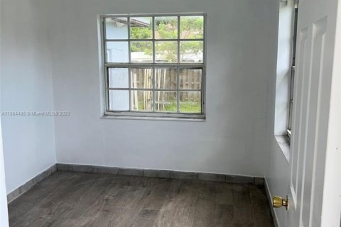 Villa ou maison à vendre à Hollywood, Floride: 4 chambres, 120.12 m2 № 1979204 - photo 17