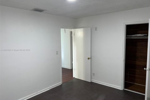 Villa ou maison à vendre à Hollywood, Floride: 4 chambres, 120.12 m2 № 1979204 - photo 12