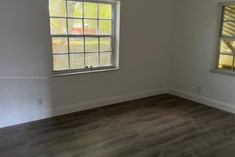 Villa ou maison à vendre à Hollywood, Floride: 4 chambres, 120.12 m2 № 1979204 - photo 2