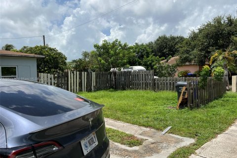 Villa ou maison à vendre à Hollywood, Floride: 4 chambres, 120.12 m2 № 1979204 - photo 23