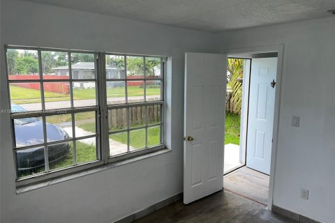 Villa ou maison à vendre à Hollywood, Floride: 4 chambres, 120.12 m2 № 1979204 - photo 15