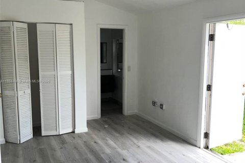 Villa ou maison à vendre à Hollywood, Floride: 4 chambres, 120.12 m2 № 1979204 - photo 5