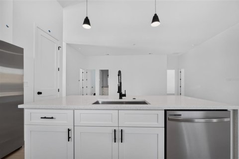 House in Port Charlotte, Florida 4 bedrooms, 217.95 sq.m. № 2203219 - photo 23