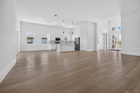 House in Port Charlotte, Florida 4 bedrooms, 217.95 sq.m. № 2203219 - photo 11