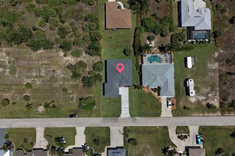 House in Port Charlotte, Florida 4 bedrooms, 217.95 sq.m. № 2203219 - photo 6