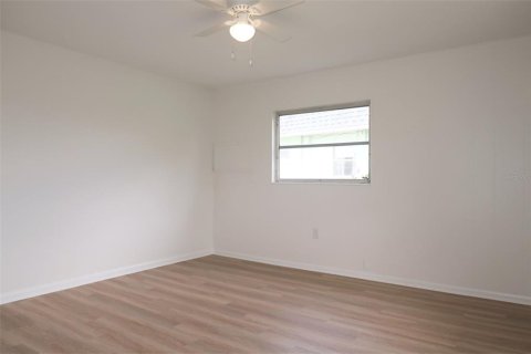 House in Sun City Center, Florida 3 bedrooms, 161.28 sq.m. № 1913482 - photo 19