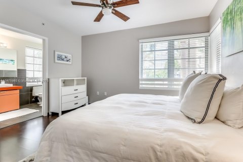 Condominio en alquiler en Miami Beach, Florida, 2 dormitorios, 94.76 m2 № 1927899 - foto 13