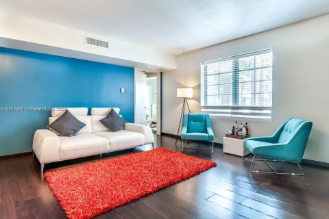 Condominio en alquiler en Miami Beach, Florida, 2 dormitorios, 94.76 m2 № 1927899 - foto 9