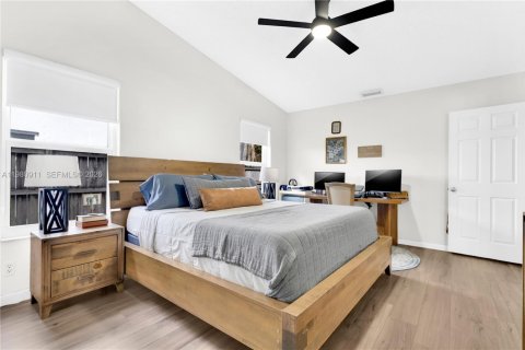 Купить виллу или дом в Катлер-Бей, Флорида 3 спальни, 156.54м2, № 2043393 - фото 24