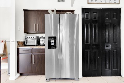 Купить виллу или дом в Катлер-Бей, Флорида 3 спальни, 156.54м2, № 2043393 - фото 17