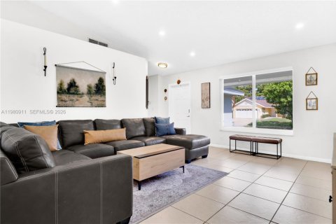 Купить виллу или дом в Катлер-Бей, Флорида 3 спальни, 156.54м2, № 2043393 - фото 4